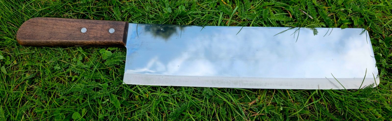 Japoniško stiliaus anglinio plieno kapoklė – funkcija, paprastumas ir charakteris - Image 2