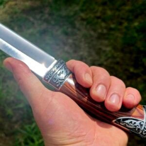 Galingas ir elegantiškas lauko ir išgyvenimo peilis – patikimumas jūsų kasdienybėje ir kelionėse