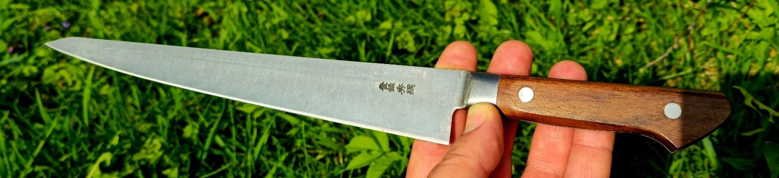 Profesionalus japoniškas virtuvinis peilis – tradicija ir meistrystė