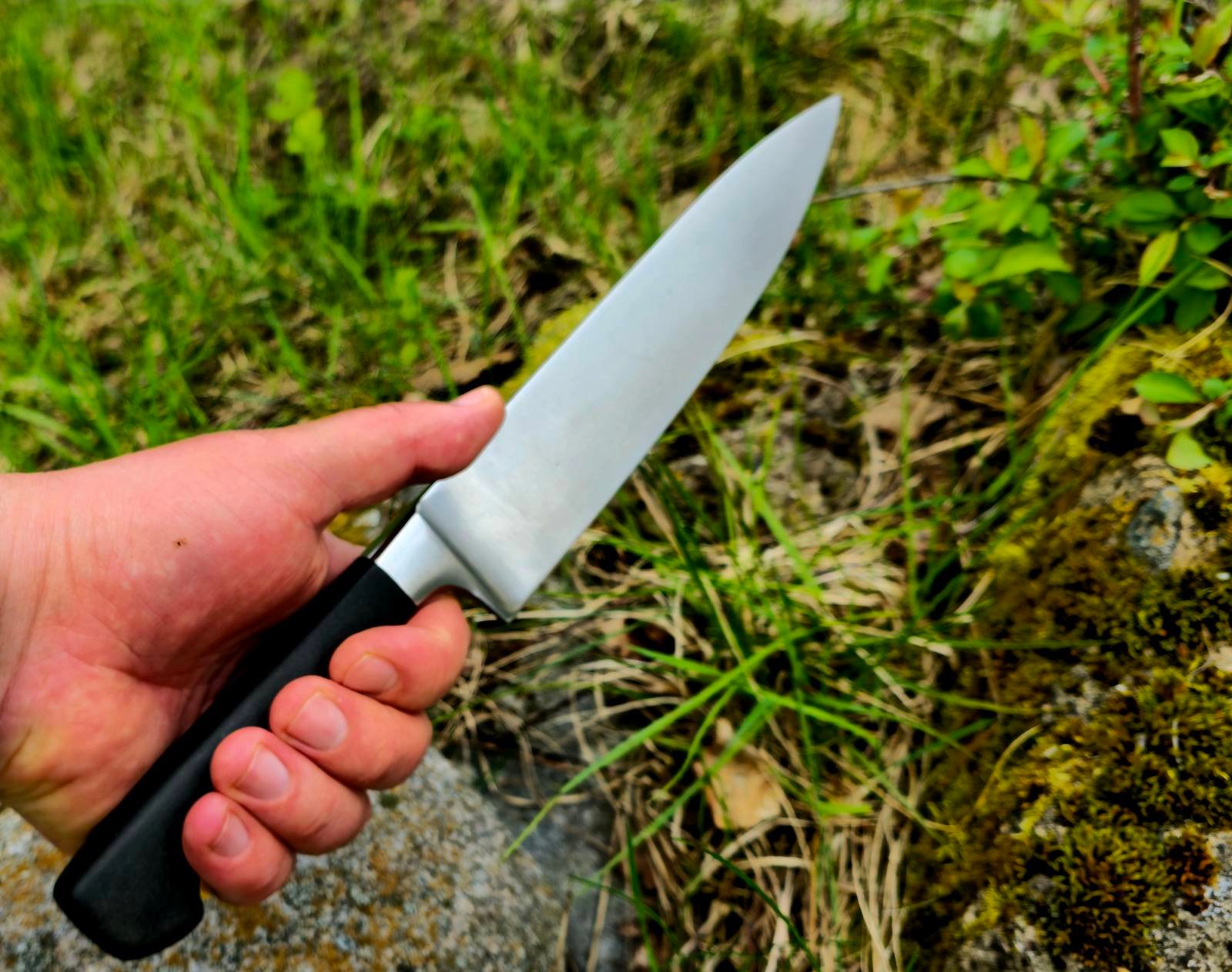 Virtuvinis peilis iš molibdeno plieno – tvirtumas, precizika ir patikimumas - Image 2