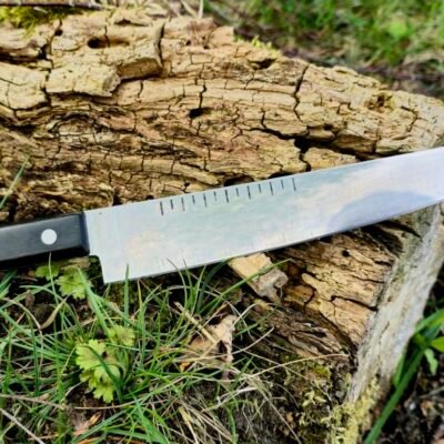 Restauruotas japoniškas virtuvės peilis – tikslumo, elegancijos ir meistrystės derinys