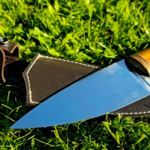 Rankų darbo peilis – nukaltas iš laivo išmetimo vožtuvo plieno