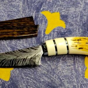 Kompaktiškas stilingas peiliukas su ragų imitacijos rankena – patikimas ir išskirtinis pasirinkimas