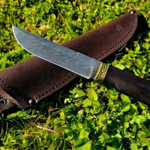 Universalus damaskinio plieno peilis – patikimas pagalbininkas gamtoje ir kasdieniame darbe