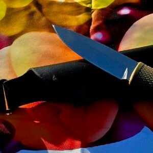 Kompaktiškas universalus peilis iš CPM 3V plieno